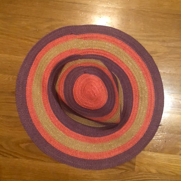 Express Multi colored Hat - Picture 2 of 4